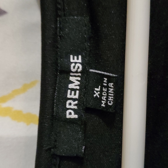 Premise Women's Top XL - Picture 3 of 4